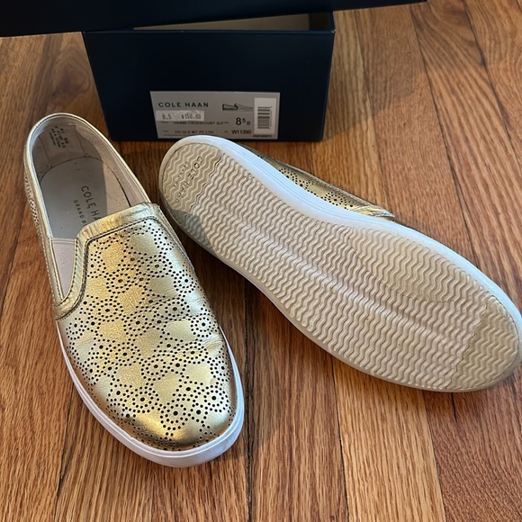 Cole Haan Grand Crosscourt Gold Slip on - Size 8.5 - Picture 2 of 3